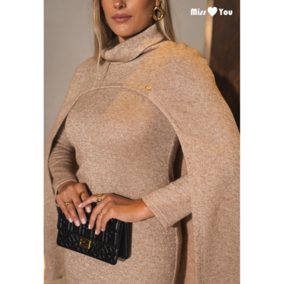 Vestido Midi Bege com Capa Removível Miss You