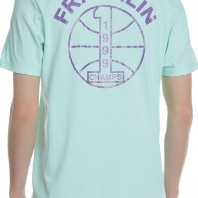 T-shirt azul claro com estampa roxa FRANKLIN 1999 CHAMPS nas costas