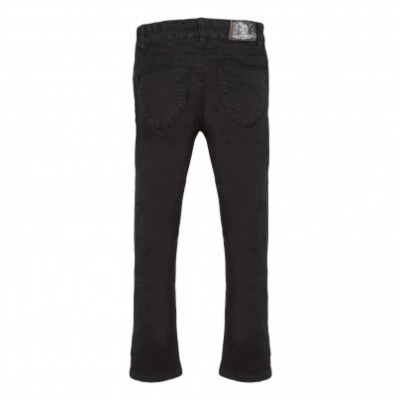 Calças pretas de criança vista de trás sobre fundo branco