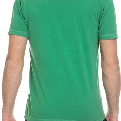 T-shirt verde lisa vista de costas