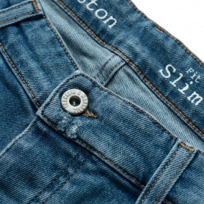 Calças de ganga azuis com botão metálico e etiquetas internas com textos Mod. Boston Fit Slim