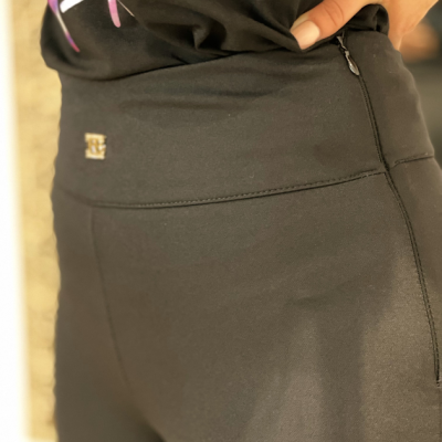 Calça preta cintura alta Roberta Biagi