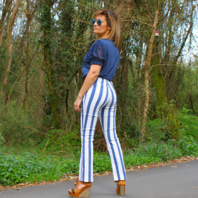 Calça riscas azuis e brancas Roberta Biagi