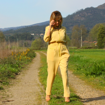 Macacão amarelo Roberta Biagi®️