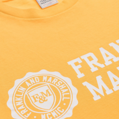 T-shirt amarela com estampa frontal Franklin & Marshall