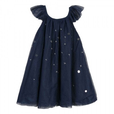 Vestido infantil azul escuro com bordados de estrelas em tule
