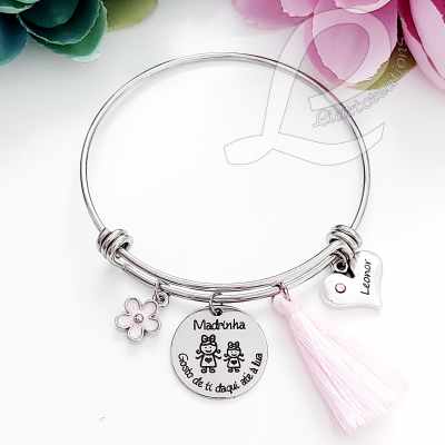 Escrava "Madrinha, gosto de ti daqui até à lua"