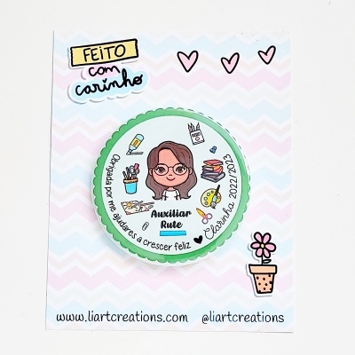 Crachá personalizado Educadora/ Auxiliar Crachá personalizado Educadora/ Auxiliar