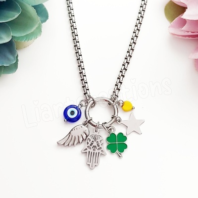 Colar em corrente com amuletos da sorte e protecção