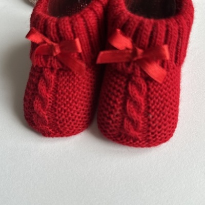 Carapins de perlé com laço frontal