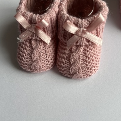 Carapins de perlé com laço frontal