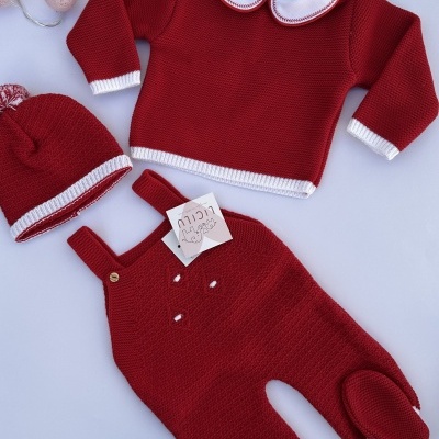 Conjunto com jardineira e camisola de Malha