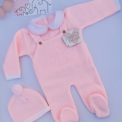 Conjunto com jardineira e camisola de Malha