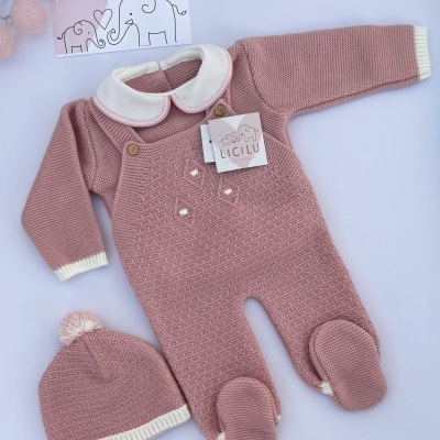 Conjunto com jardineira e camisola de Malha