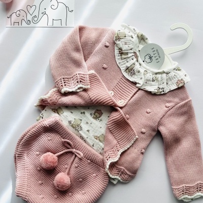 Conjunto de malha com casaco, camisa e tapa-fraldas com pompom Rosa