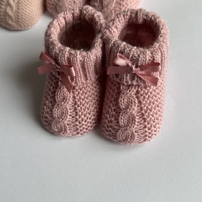 Carapins de perlé com laço frontal