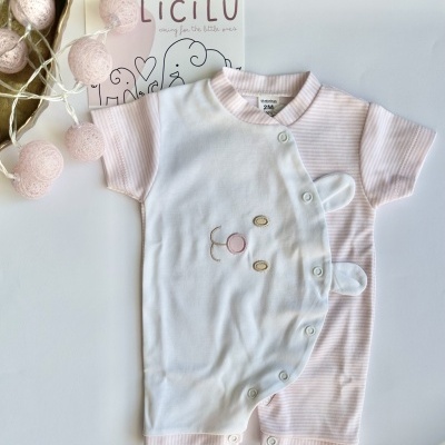 Macacão de manga curta e calção