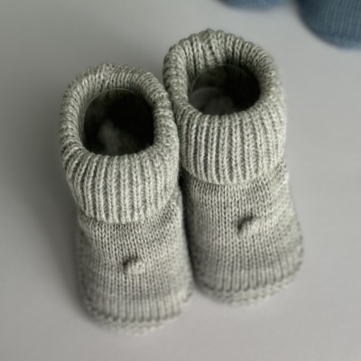 Carapins com pompom pequeno