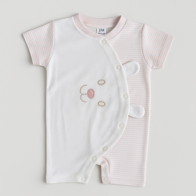 Macacão de manga curta e calção