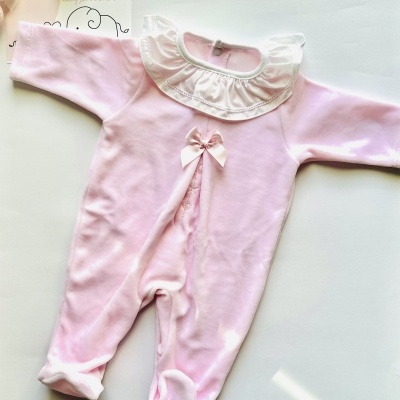 Babygrow de veludo com golinha e bordado