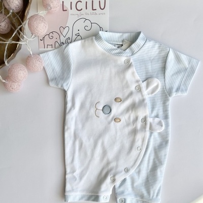 Macacão de manga curta e calção