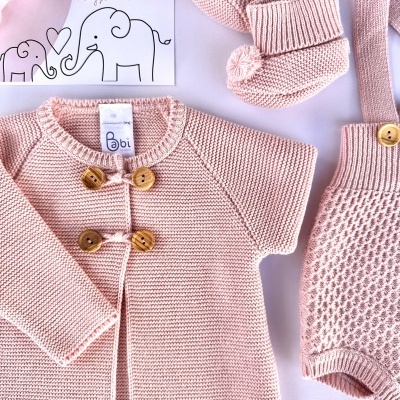 Conjunto fofo e casaco ‘’soft’’ Rosa