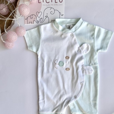 Macacão de manga curta e calção