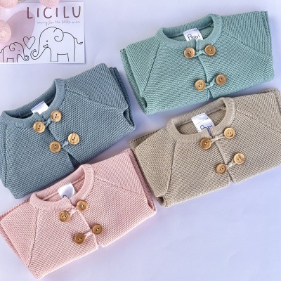 Casaco de malha ''basic'' com botões