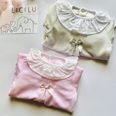 Babygrow de veludo com golinha e bordado