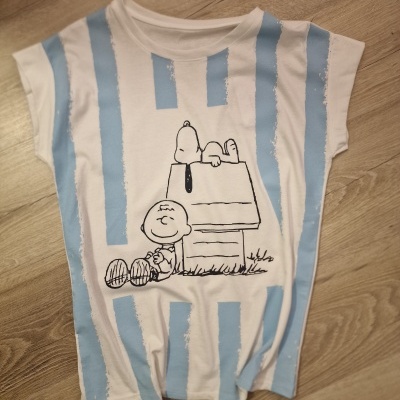 T-Shirt Snoopy in the House