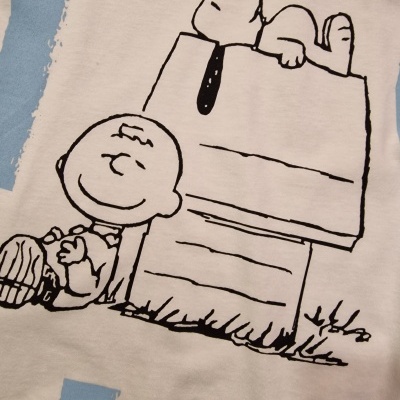 T-Shirt Snoopy in the House