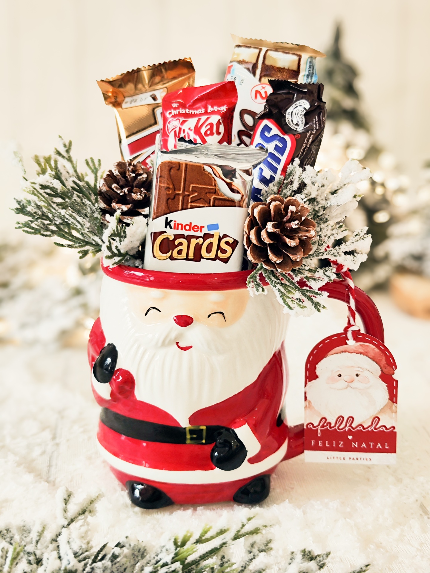 Caneca&#x20;Pai-Natal&#x20;com&#x20;chocolates&#x20;&#x1F36B;