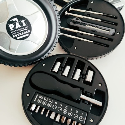 Caixa&#x20;Ferramentas&#x20;Pneu&#x2699;&#xFE0F;&#x1F527;&#x1F528;