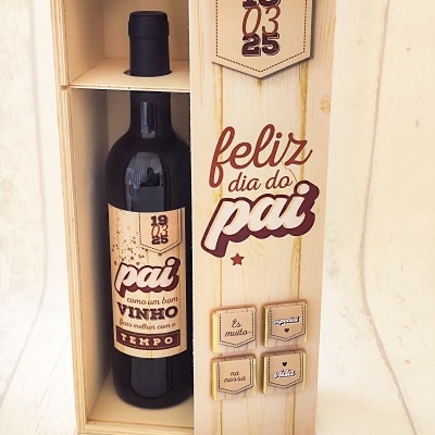 Garrafa&#x20;vinho&#x20;com&#x20;caixa&#x20;em&#x20;madeira&#x20;&#x1F377;