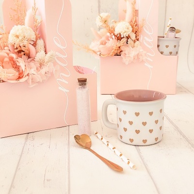 Kit&#x20;flores&#x20;perfumadas&#x20;e&#x20;caneca&#x20;&#x1F338;