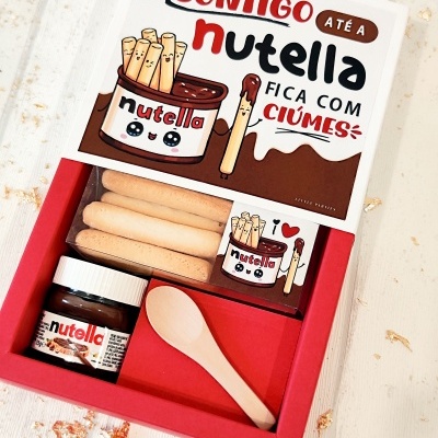 Pack de presente com Nutella, pauzinhos e colher de madeira