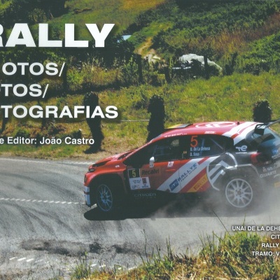 Livro com capa de carro de rali em curva e texto sobre o rally