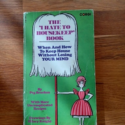 The "I hate to housekeep" book, de Peg Bracken