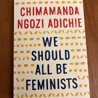 We Should All Be Feminists, de Chimamanda Ngozi Adichie (livro importado)