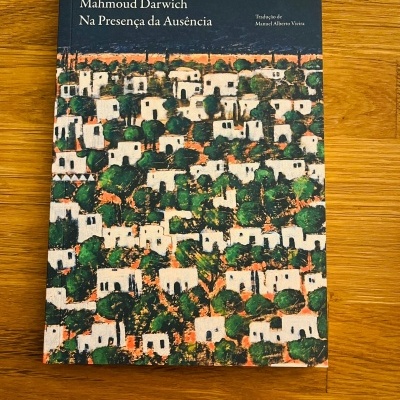 Na Presença da Ausência, de Mahmoud Darwich