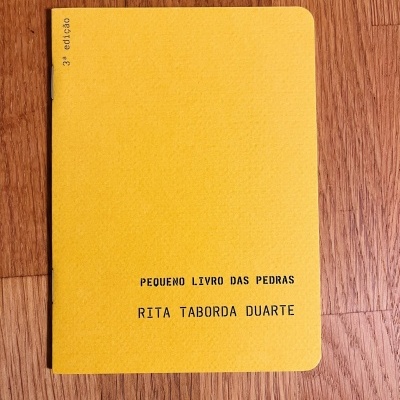Pequeno Livro das Pedras, de Rita Taborda Duarte