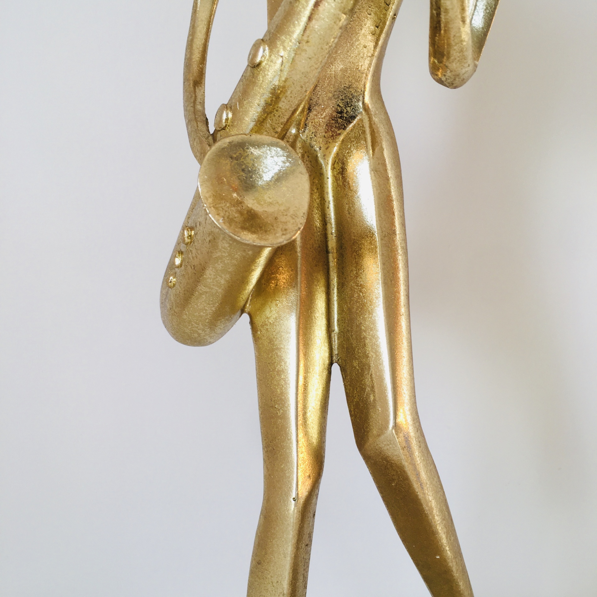 Estatueta Decorativa | Músico c/ Saxofone | 17x13x44CM