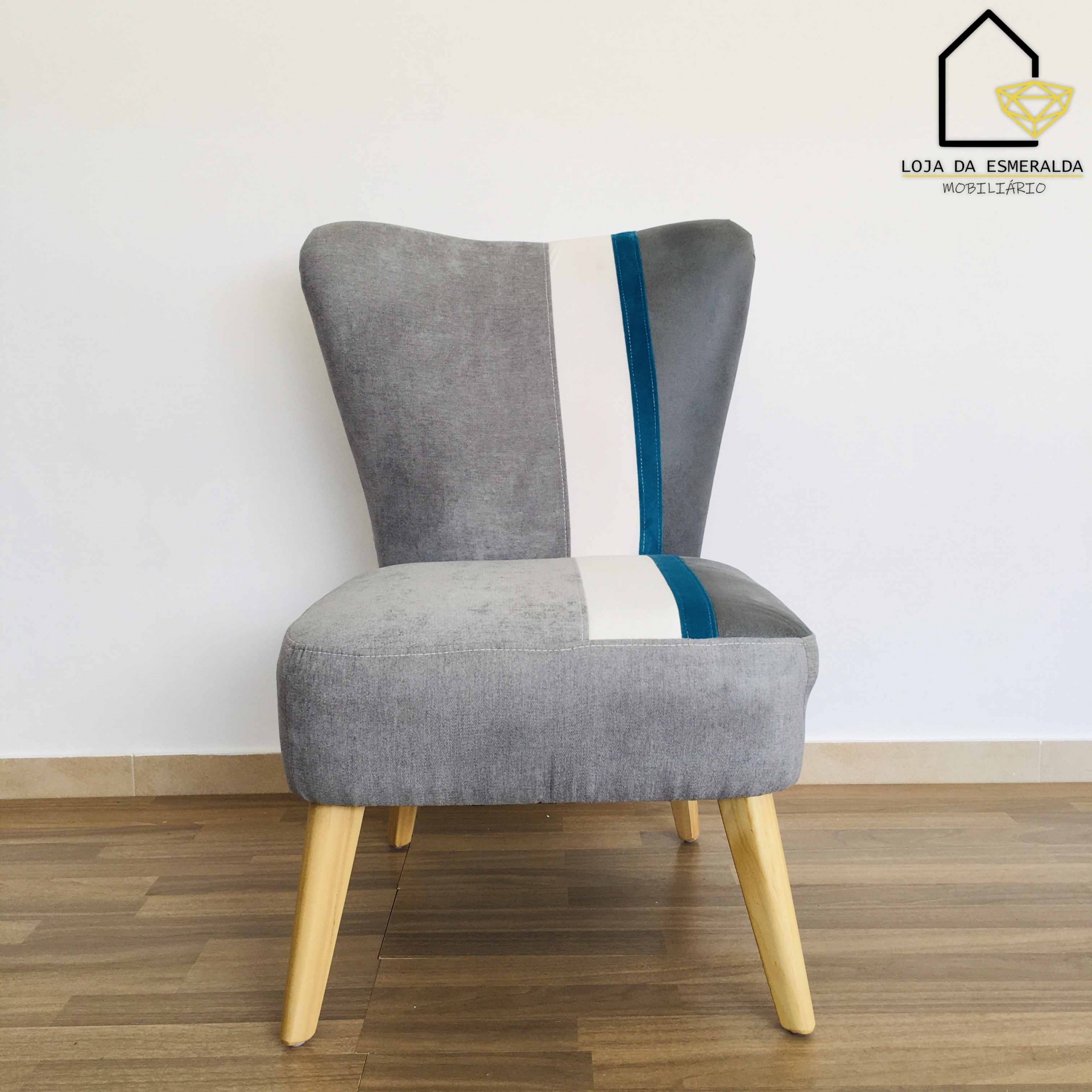 Cadeirão Cinza com Risca Azul | 69x62x85CM