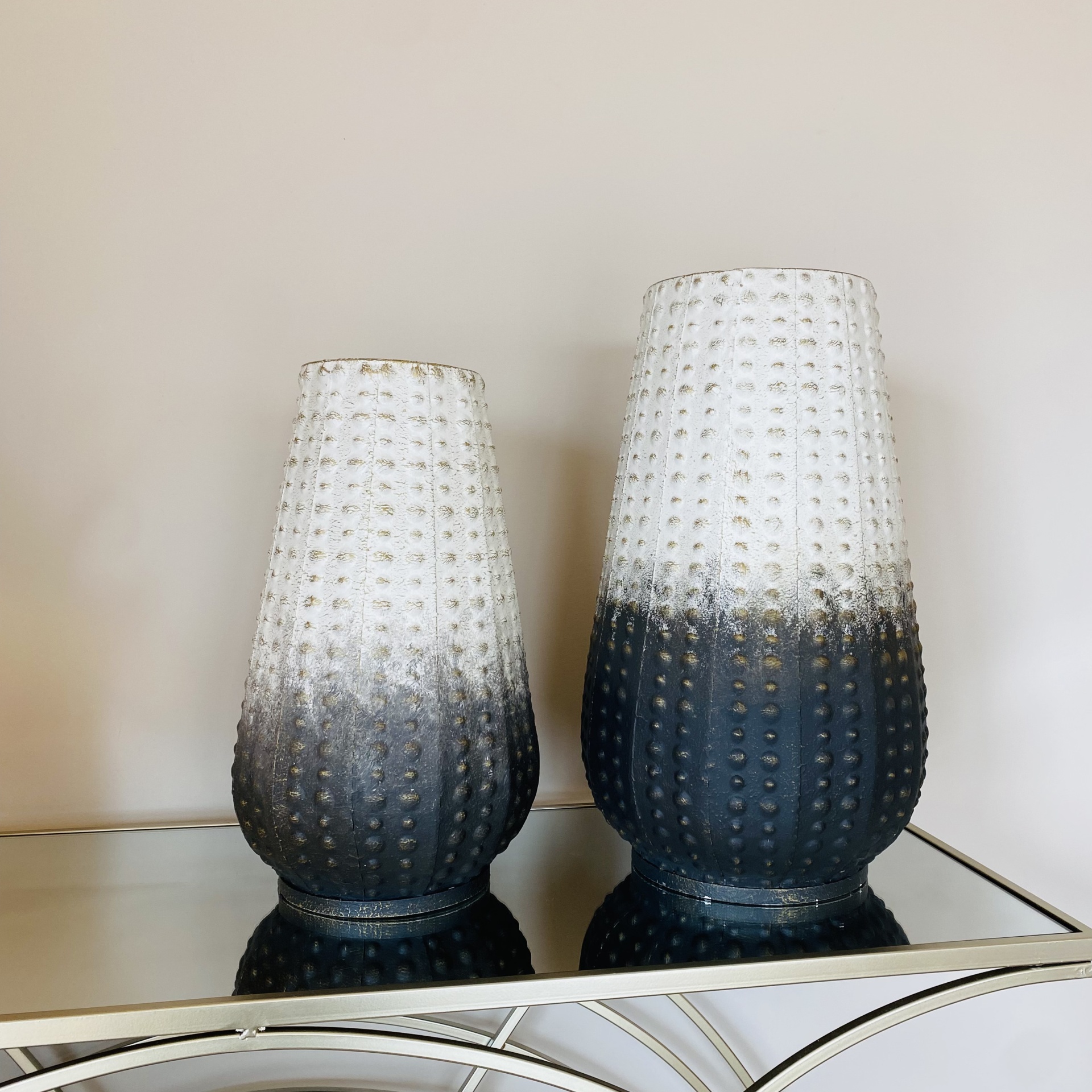 Jarra Decorativa - Metal - Preto e Creme