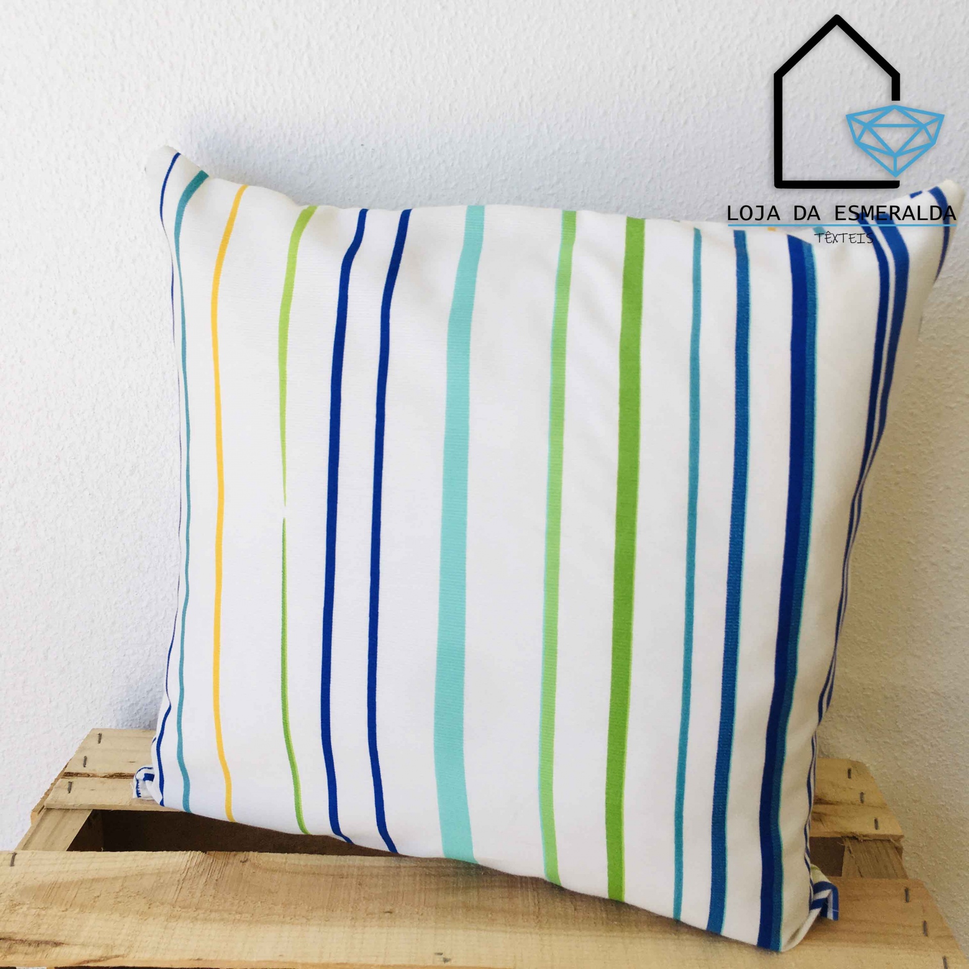 Almofada Multicor com Riscas