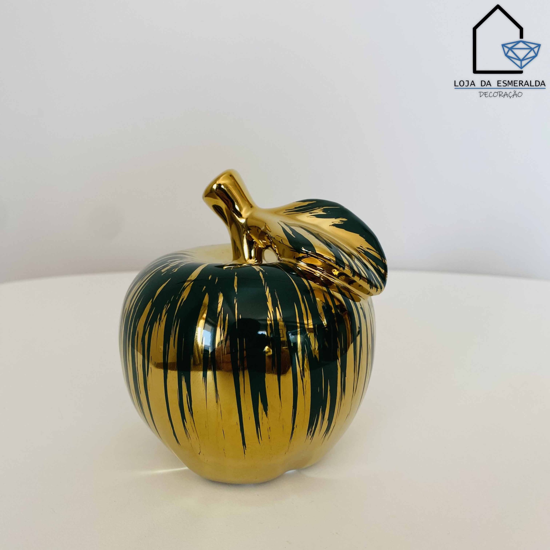 Maça Decorativa Verde Escuro e Dourado 10x10x10CM
