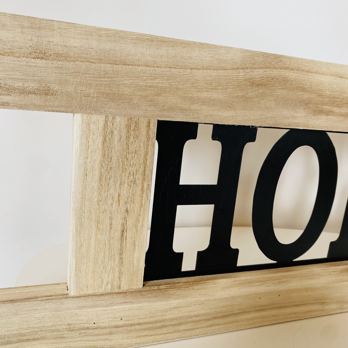 Placa Home cabideiro - C60xL1.5xA21.5CM - Madeira e Metal