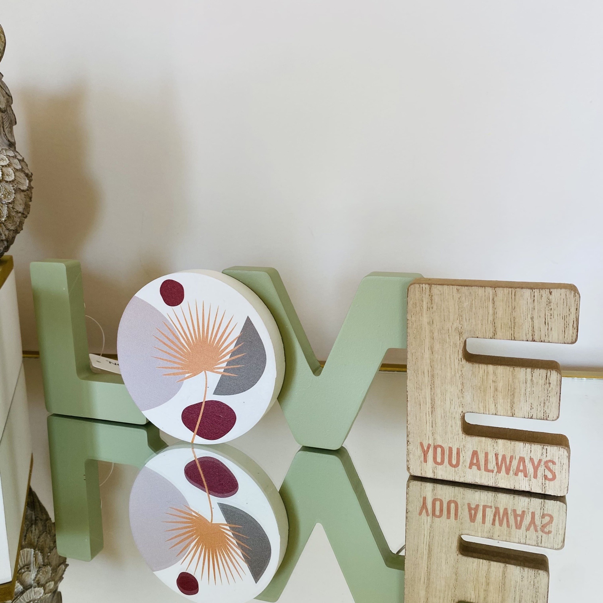 Placa Love  - C30xL1xA8.5CM - Castanho Branco Verde