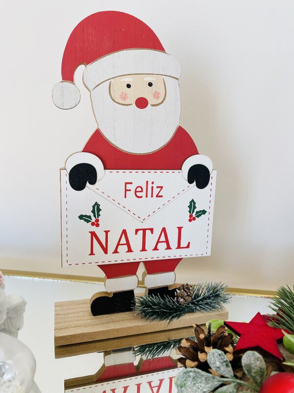 Decoração de Natal em Madeira – Pai Natal com Cartaz “Feliz Natal”