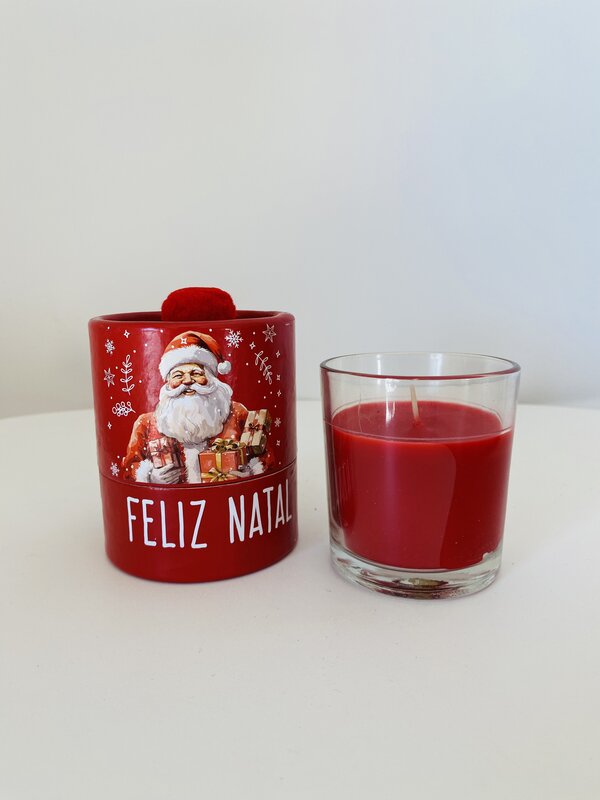 Vela alusiva ao Natal de frutos vermelhos